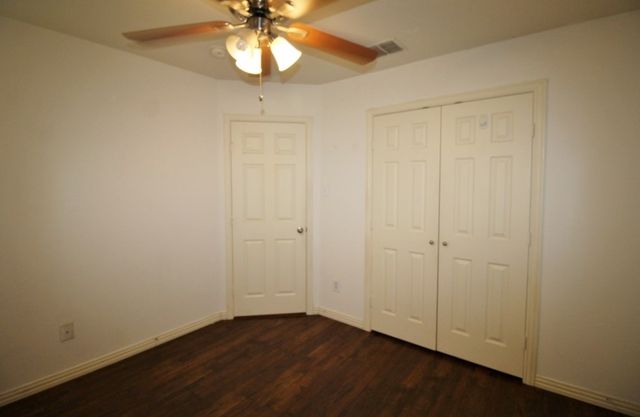 5316 Lake Gardens Drive, Grand Prairie, TX 75052