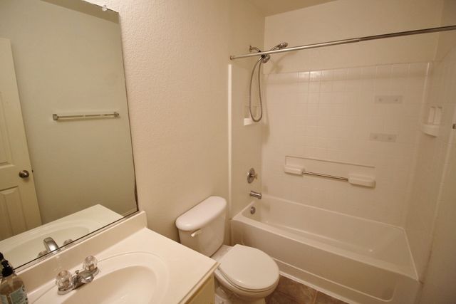 5316 Lake Gardens Drive, Grand Prairie, TX 75052