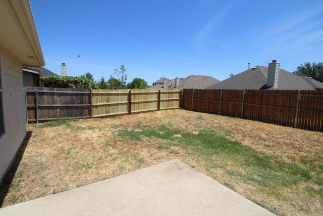 5316 Lake Gardens Drive, Grand Prairie, TX 75052