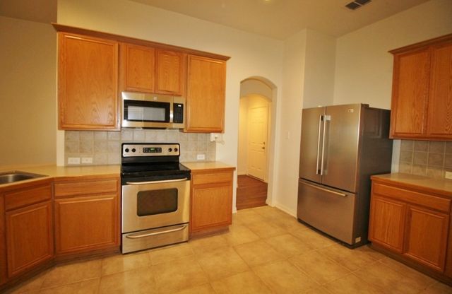 5316 Lake Gardens Drive, Grand Prairie, TX 75052