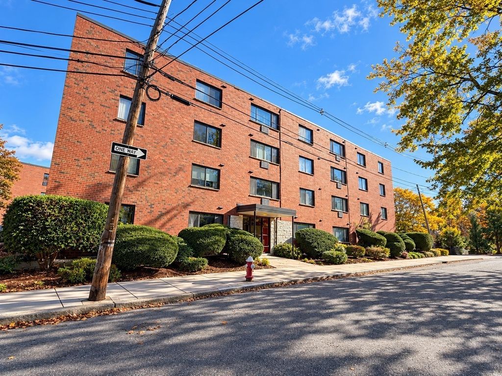 20 Riverside Street 2-3, Watertown, MA 02472