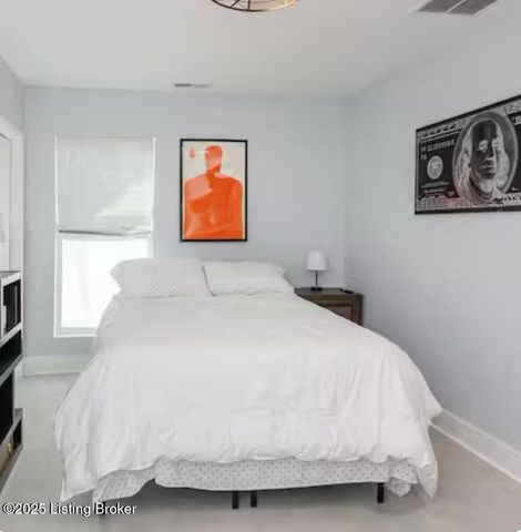 92 E Main St, Taylorsville, KY 40071