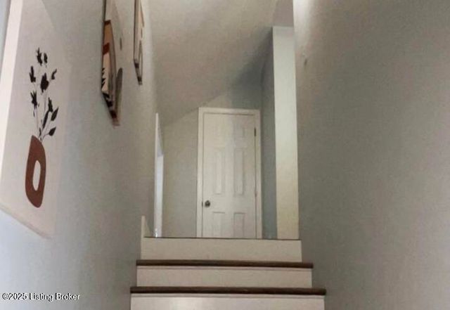 92 E Main St, Taylorsville, KY 40071