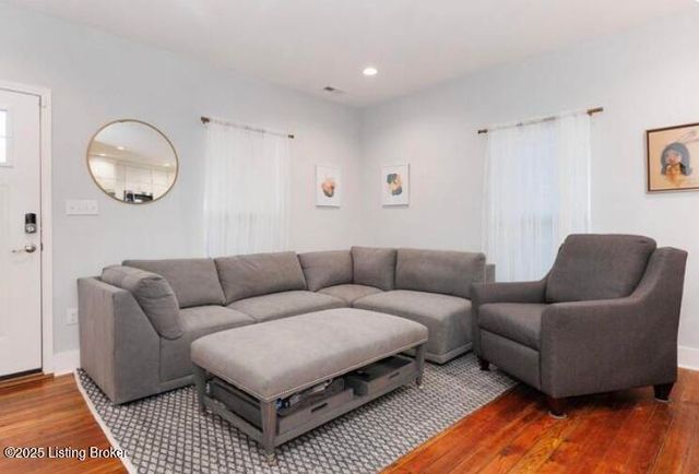 92 E Main St, Taylorsville, KY 40071