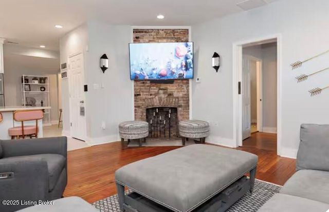 92 E Main St, Taylorsville, KY 40071