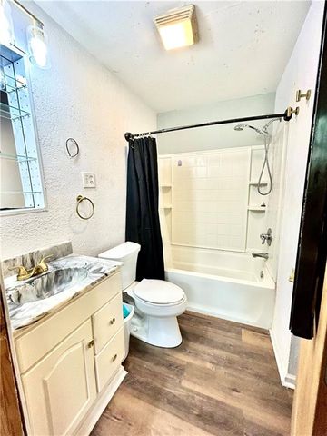 314 E Vernon Street N, Nevada, MO 64772