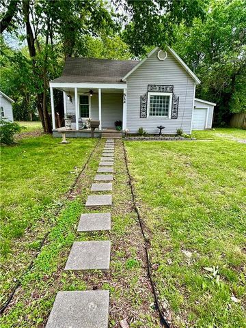 314 E Vernon Street N, Nevada, MO 64772