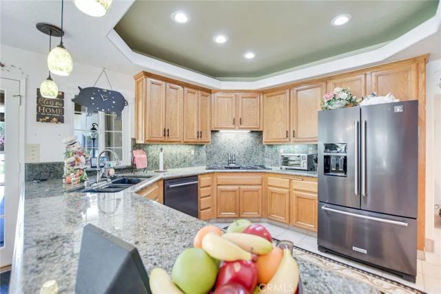10389 Walnut Grove Court, Yucaipa, CA 92399