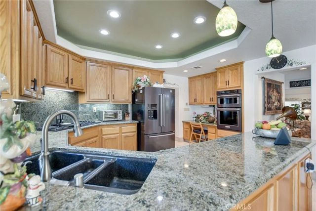 10389 Walnut Grove Court, Yucaipa, CA 92399