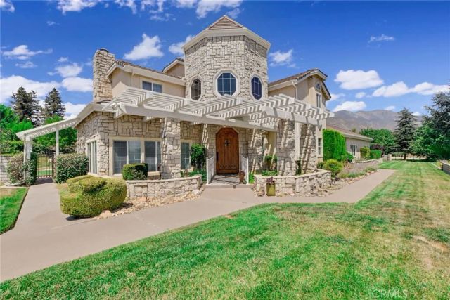 10389 Walnut Grove Court, Yucaipa, CA 92399