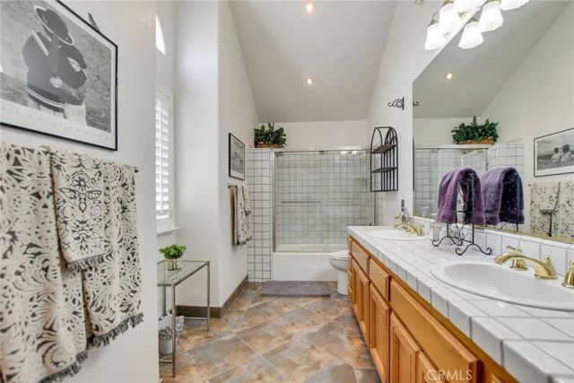 10389 Walnut Grove Court, Yucaipa, CA 92399