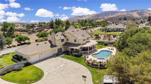 10389 Walnut Grove Court, Yucaipa, CA 92399