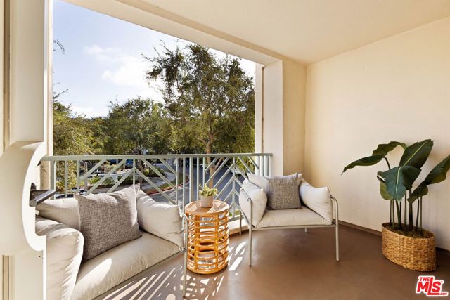 5625 Crescent Parkway 132, Los Angeles, CA 90094