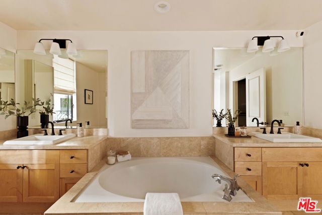 5625 Crescent Parkway 132, Los Angeles, CA 90094