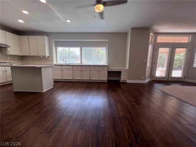 7617 Spruce Run Court, Las Vegas, NV 89128