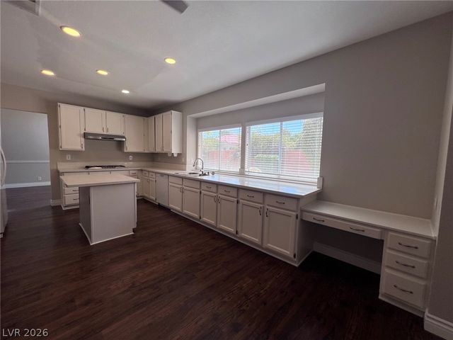 7617 Spruce Run Court, Las Vegas, NV 89128