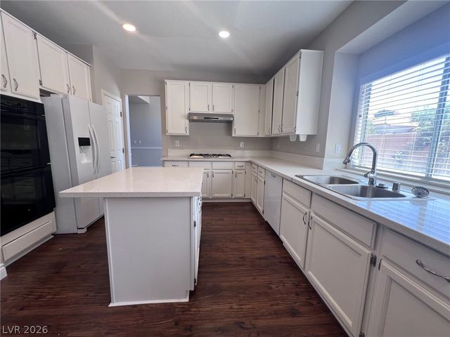 7617 Spruce Run Court, Las Vegas, NV 89128