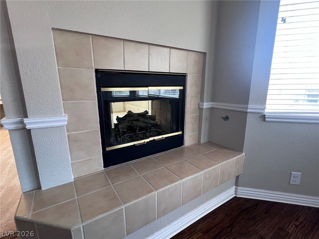 7617 Spruce Run Court, Las Vegas, NV 89128