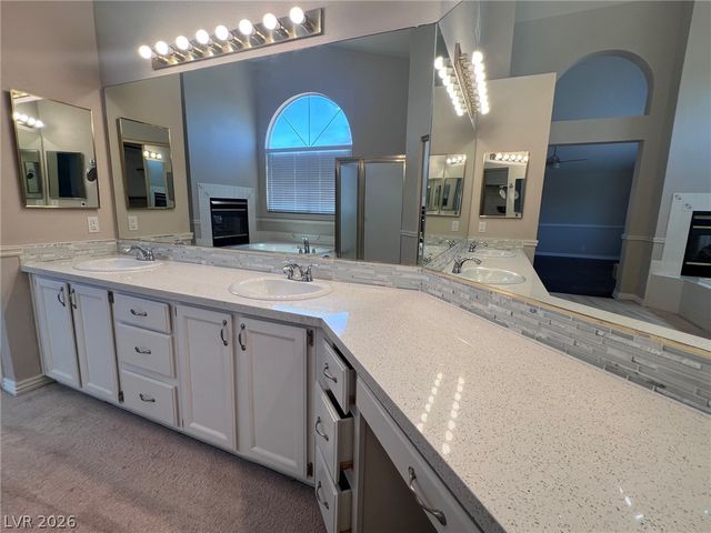 7617 Spruce Run Court, Las Vegas, NV 89128