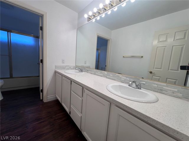 7617 Spruce Run Court, Las Vegas, NV 89128