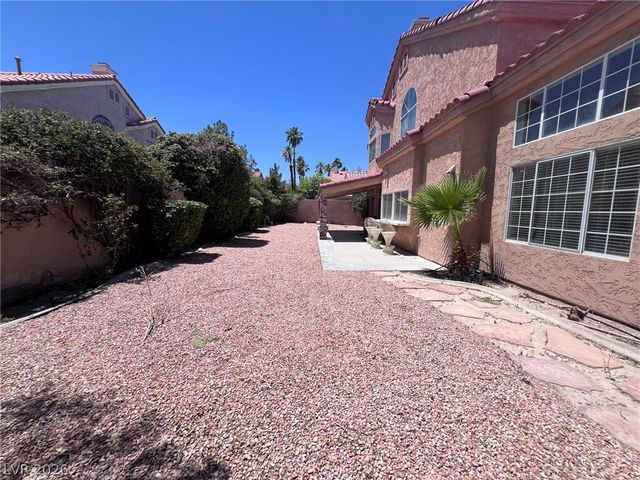 7617 Spruce Run Court, Las Vegas, NV 89128