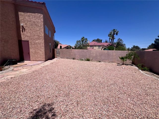 7617 Spruce Run Court, Las Vegas, NV 89128
