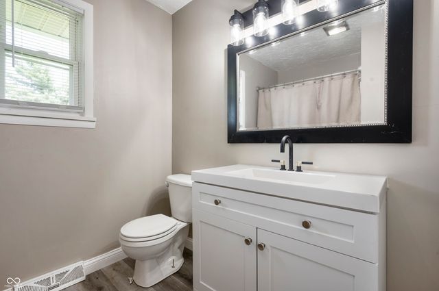 1974 W State Road 28, Alexandria, IN 46001