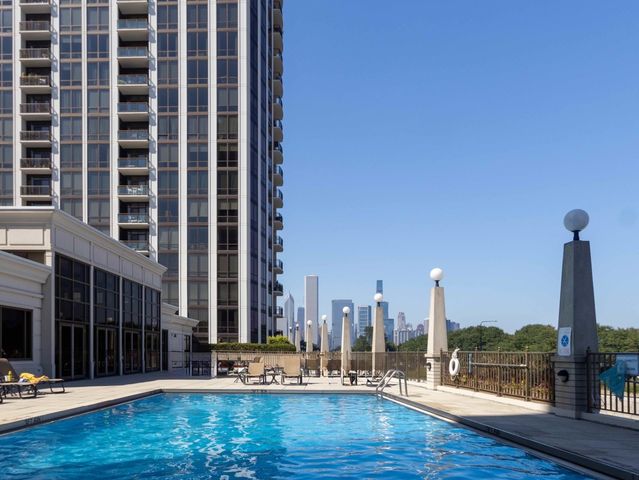 1335 S PRAIRIE Avenue 1706, Chicago, IL 60605