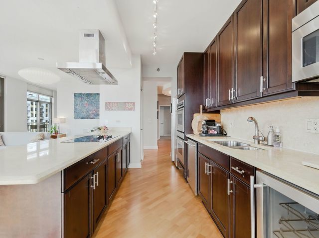 1335 S PRAIRIE Avenue 1706, Chicago, IL 60605