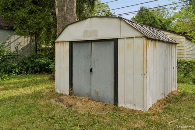 18232 Gaylord, Redford, MI 48240