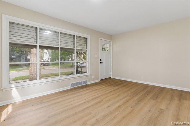 18232 Gaylord, Redford, MI 48240