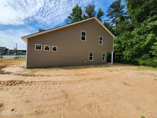1673 Elk Run Drive, Fayetteville, NC 28312