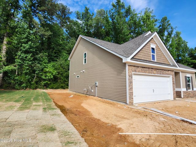 1673 Elk Run Drive, Fayetteville, NC 28312