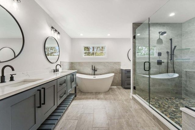 13822 Waterleaf Drive, St. John, IN 46373