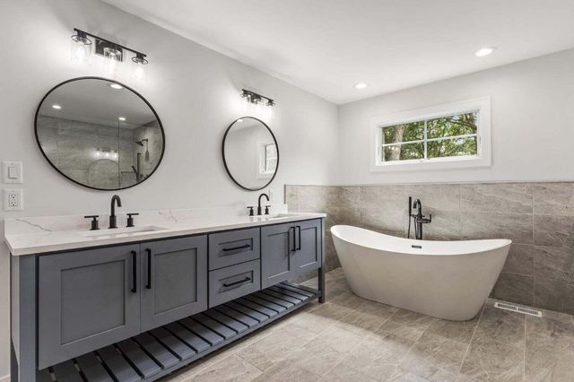 13822 Waterleaf Drive, St. John, IN 46373