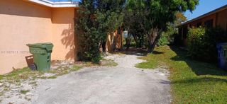 518 NW 10th St 1-2, Hallandale Beach, FL 33009