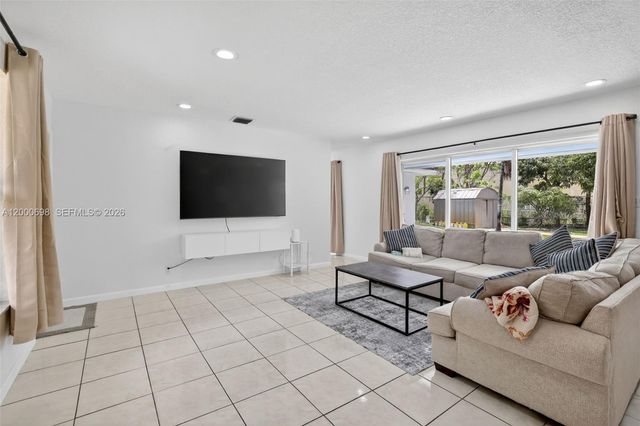 292 SW 52nd Ave, Plantation, FL 33317