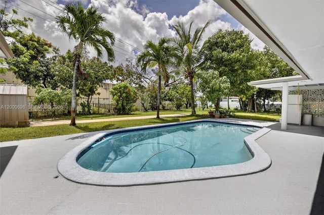 292 SW 52nd Ave, Plantation, FL 33317