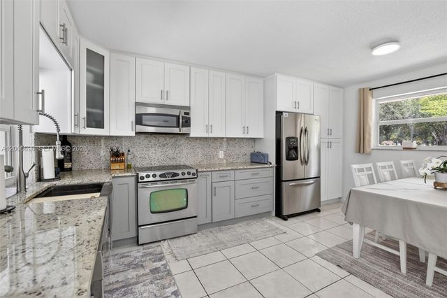 292 SW 52nd Ave, Plantation, FL 33317