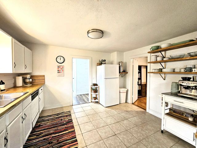 2200 W Phelps Street, Springfield, MO 65802