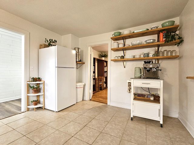 2200 W Phelps Street, Springfield, MO 65802