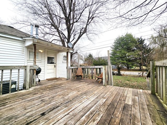 2200 W Phelps Street, Springfield, MO 65802