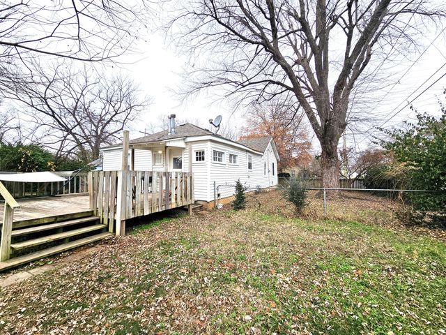 2200 W Phelps Street, Springfield, MO 65802