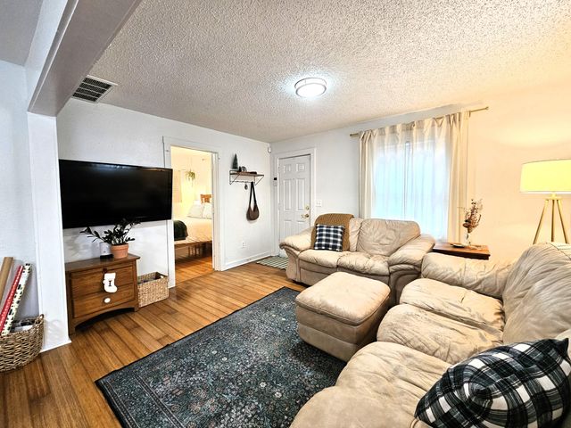 2200 W Phelps Street, Springfield, MO 65802