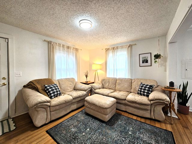 2200 W Phelps Street, Springfield, MO 65802