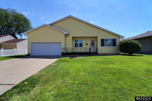 1917 E 9th Street, Fremont, NE 69025