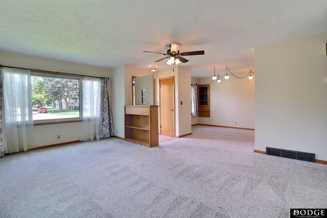 1917 E 9th Street, Fremont, NE 69025
