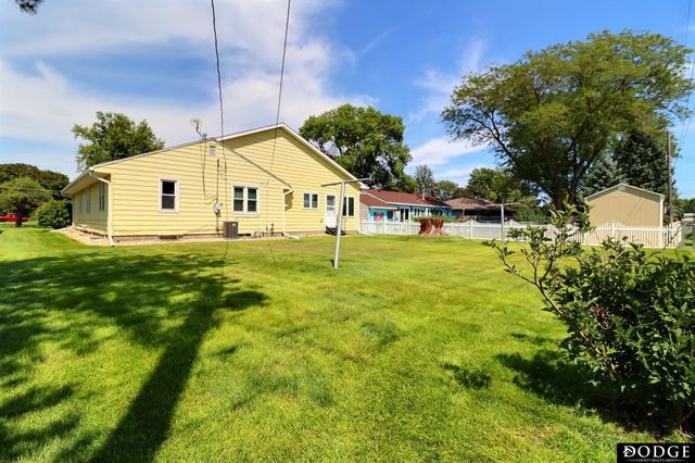 1917 E 9th Street, Fremont, NE 69025
