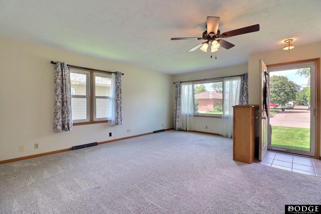 1917 E 9th Street, Fremont, NE 69025