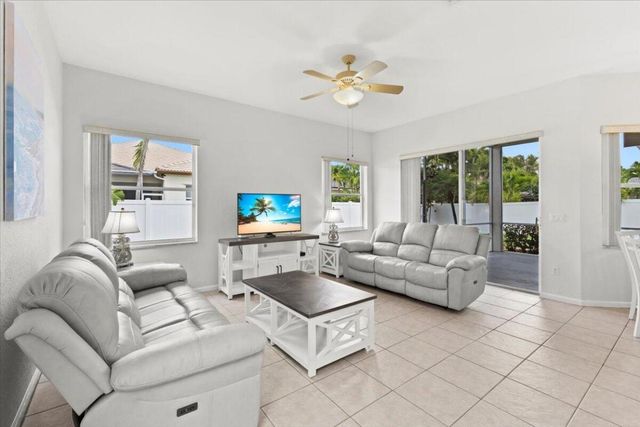 7571 Greenville Circle, Lake Worth, FL 33467